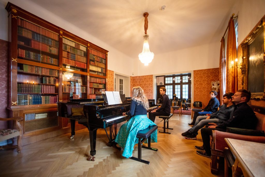 Master Class in the Library of Haus Marteau